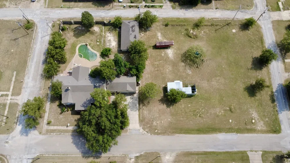 720 E Leslie Street Hamilton, TX 76531