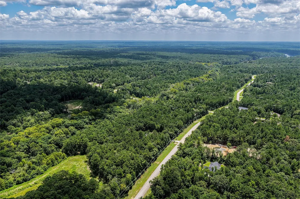 3 Sky Oak Lane Huntsville, TX 77340