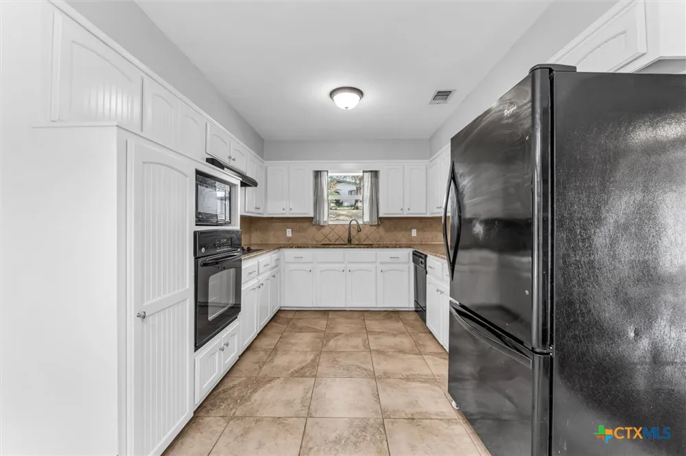 9730 Timberview Drive Woodway, TX 76712
