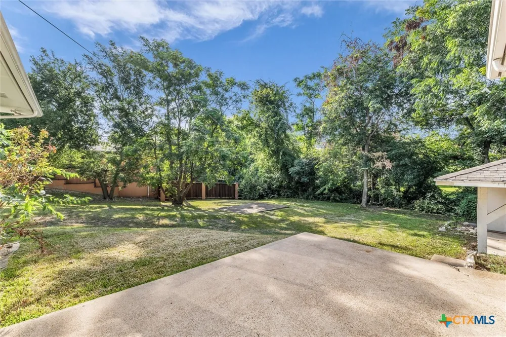 9730 Timberview Drive Woodway, TX 76712