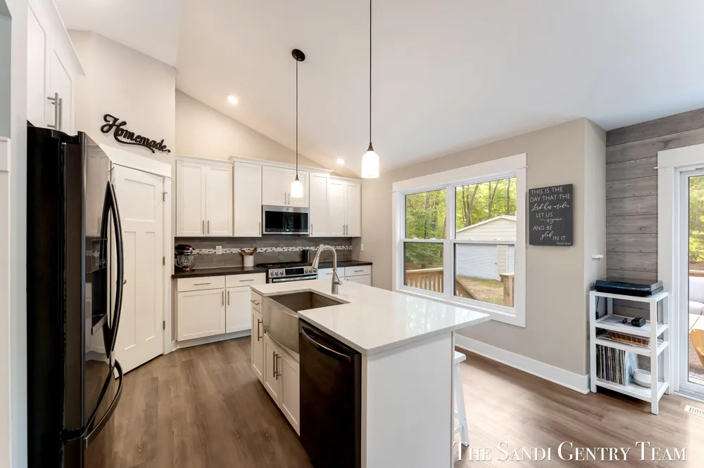 7285 Sue Marie Lane Muskegon, MI 49442