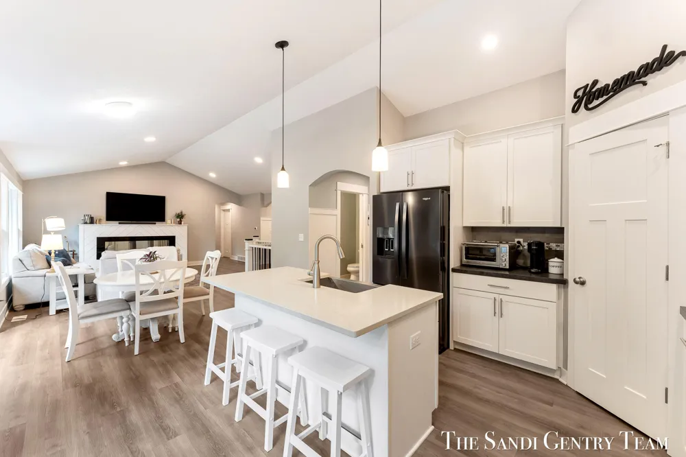 7285 Sue Marie Lane Muskegon, MI 49442