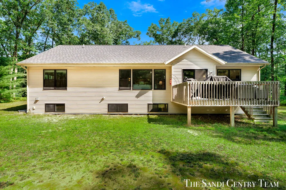7285 Sue Marie Lane Muskegon, MI 49442