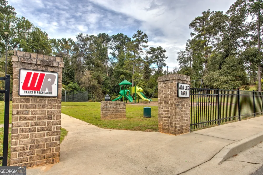 128 Royal Tern LN Warner Robins, GA 31093