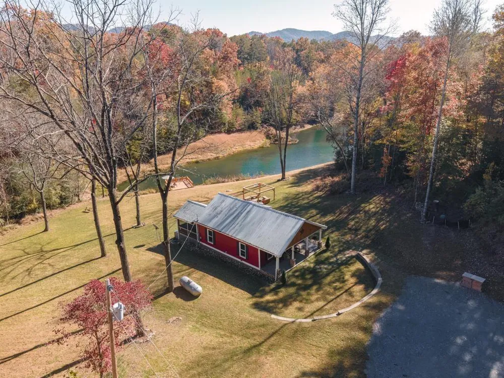 30 Seabolt Morganton, GA 30560