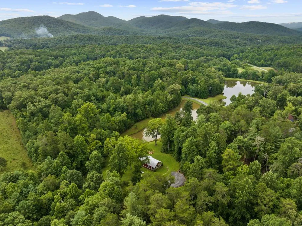 30 Seabolt Morganton, GA 30560