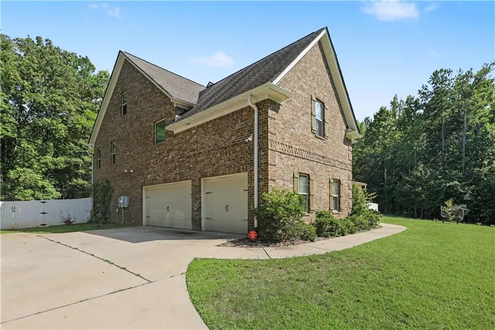 211 Dakotahs Bend Newnan, GA 30263