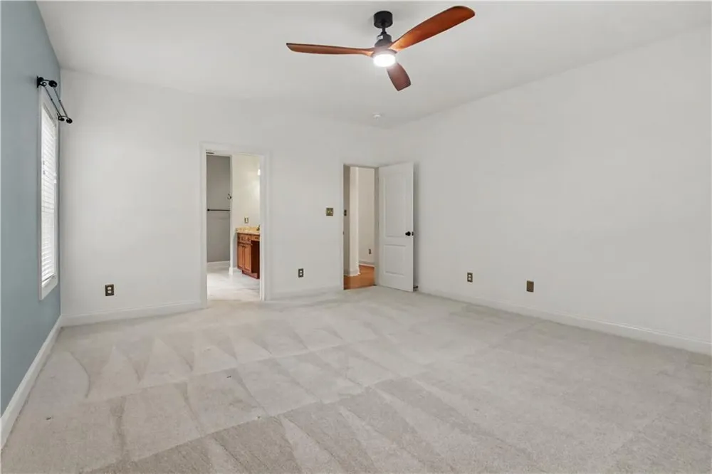 211 Dakotahs Bend Newnan, GA 30263