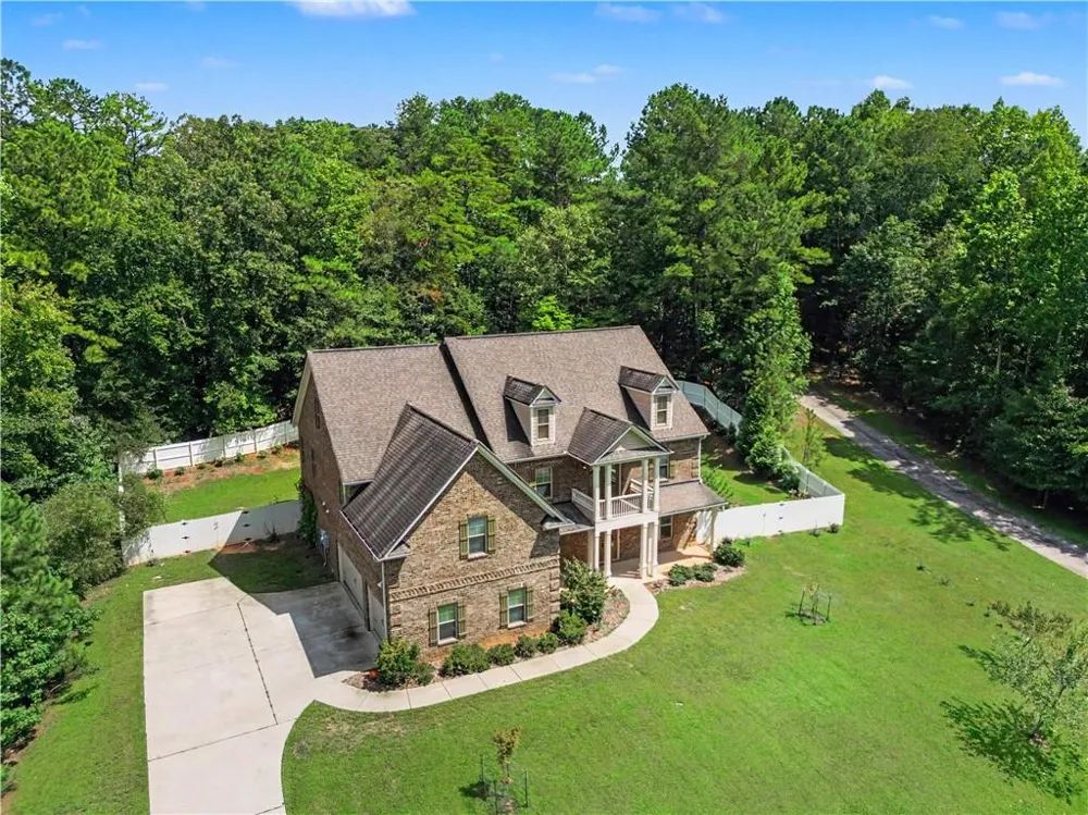 211 Dakotahs Bend Newnan, GA 30263