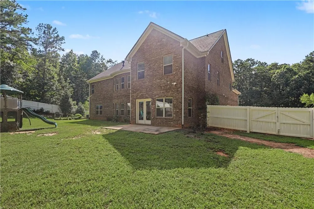 211 Dakotahs Bend Newnan, GA 30263