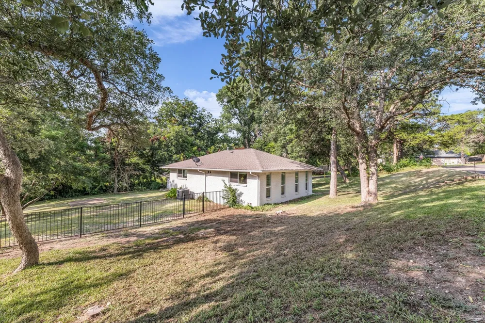 9730 Timberview Drive Woodway, TX 76712