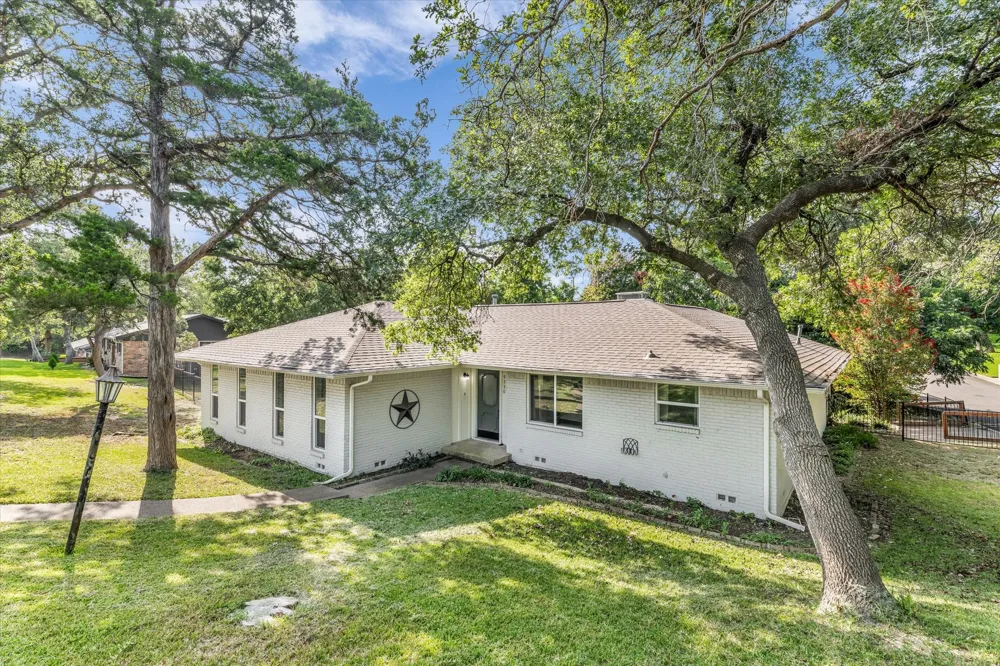 9730 Timberview Drive Woodway, TX 76712