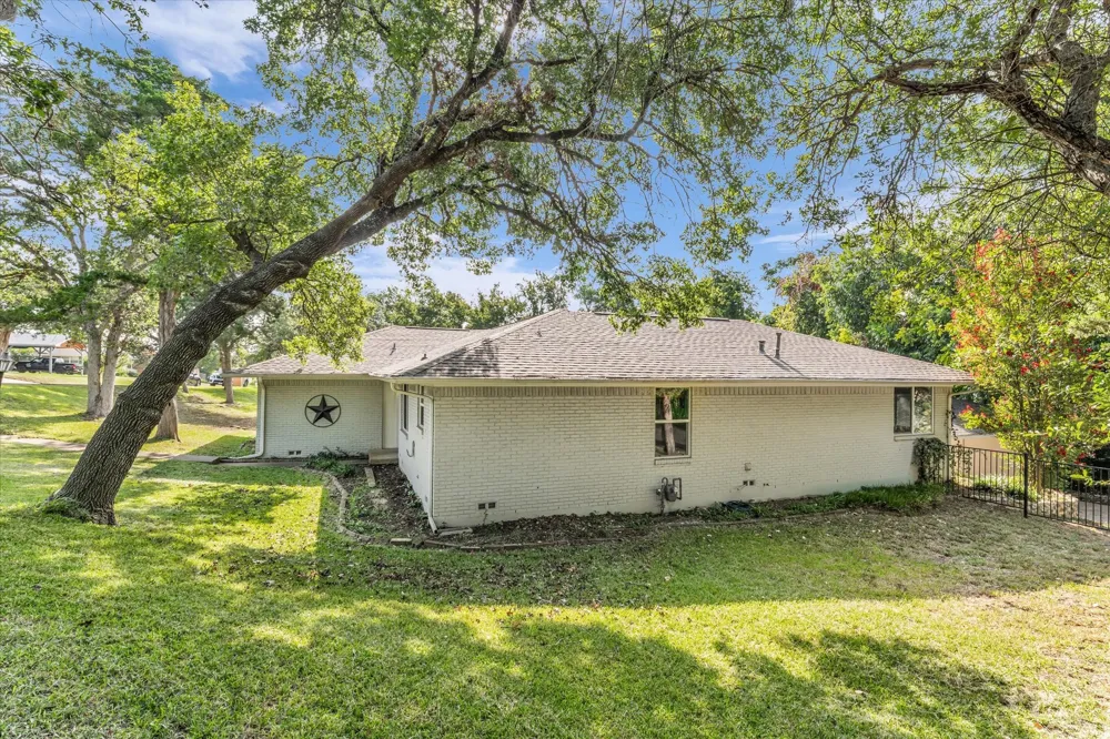 9730 Timberview Drive Woodway, TX 76712