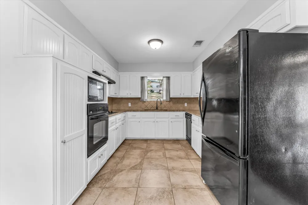 9730 Timberview Drive Woodway, TX 76712
