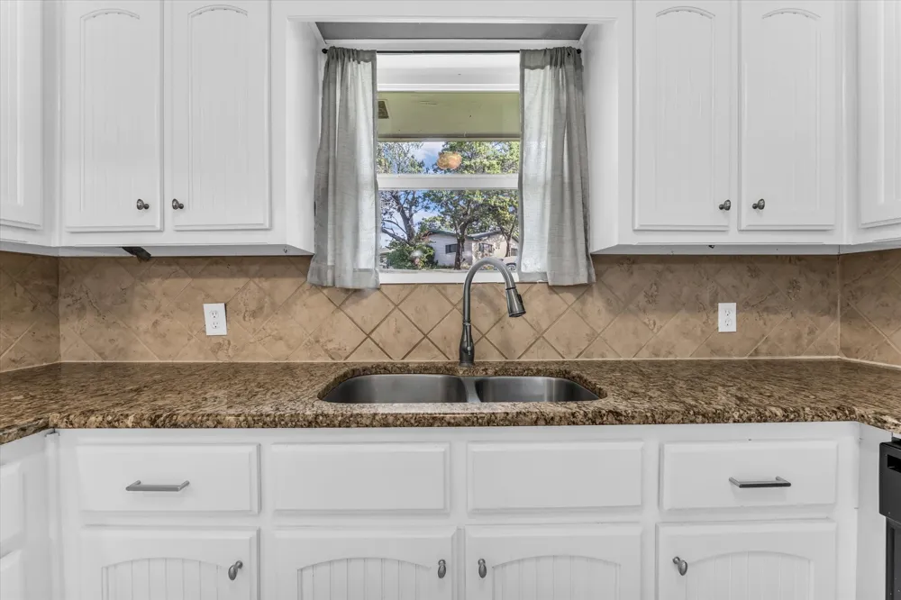 9730 Timberview Drive Woodway, TX 76712