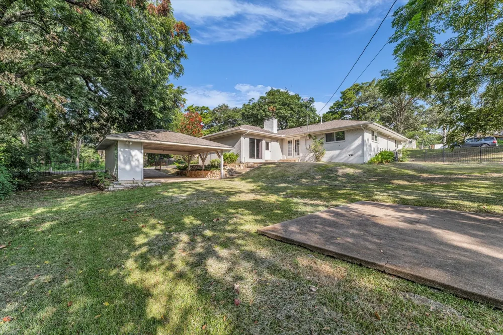 9730 Timberview Drive Woodway, TX 76712