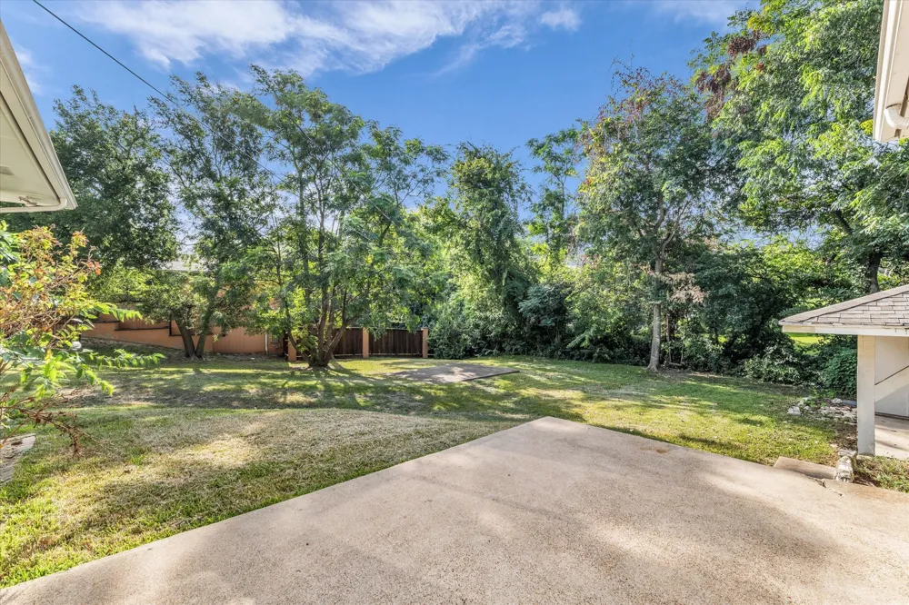 9730 Timberview Drive Woodway, TX 76712