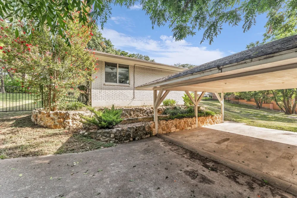9730 Timberview Drive Woodway, TX 76712