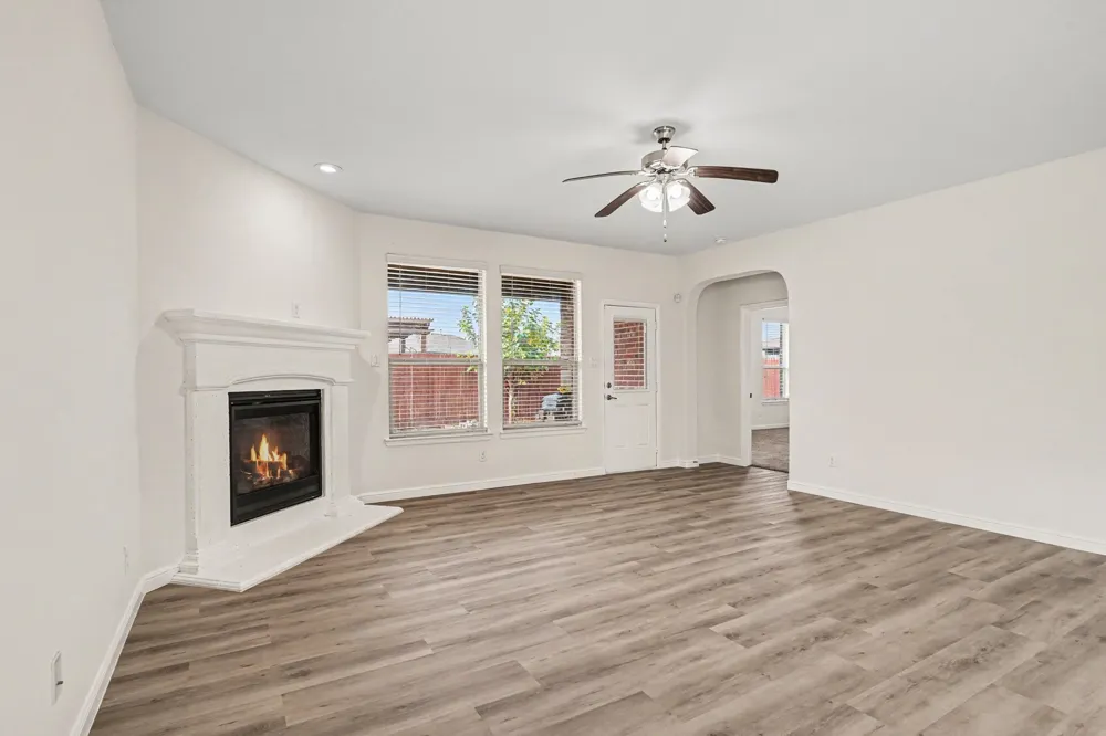 729 Rebecca Lane Saginaw, TX 76131