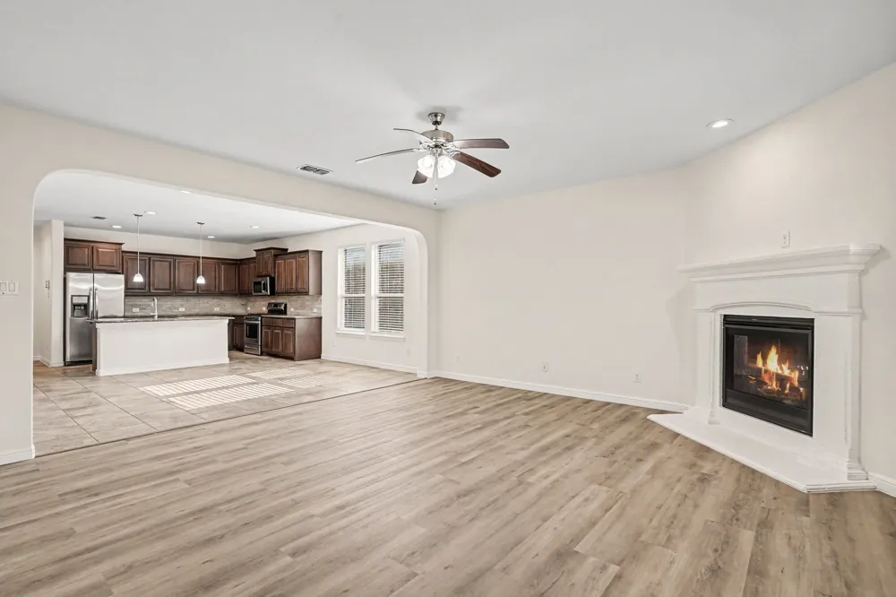 729 Rebecca Lane Saginaw, TX 76131