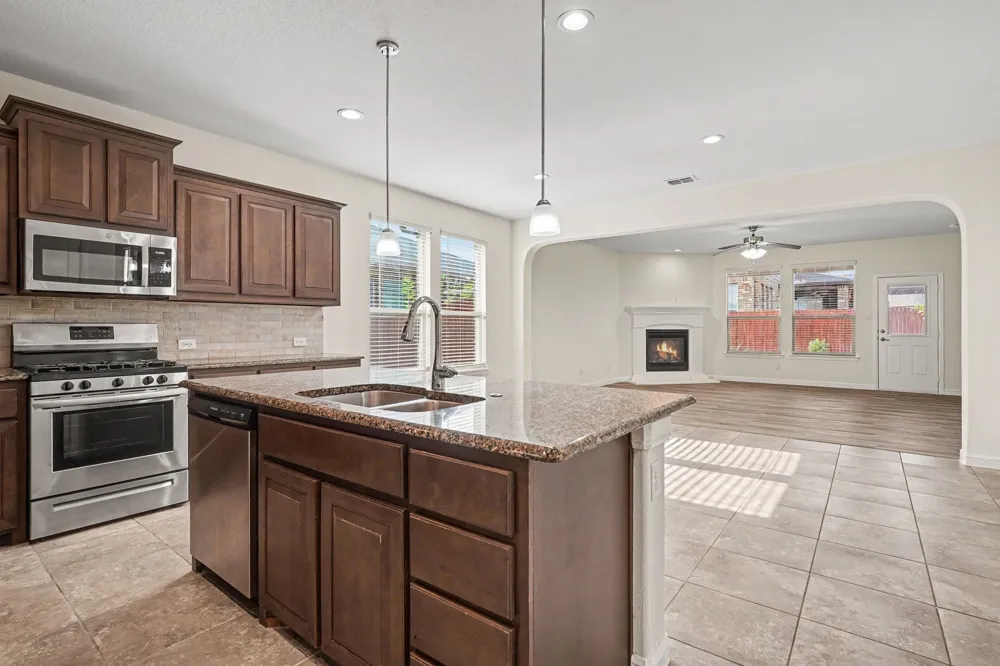 729 Rebecca Lane Saginaw, TX 76131
