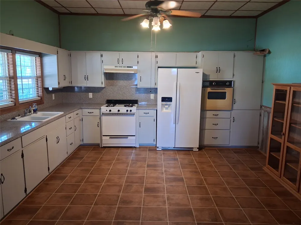 310 Trinity Street Coleman, TX 76834