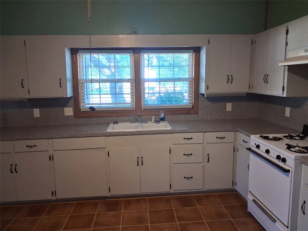 310 Trinity Street Coleman, TX 76834