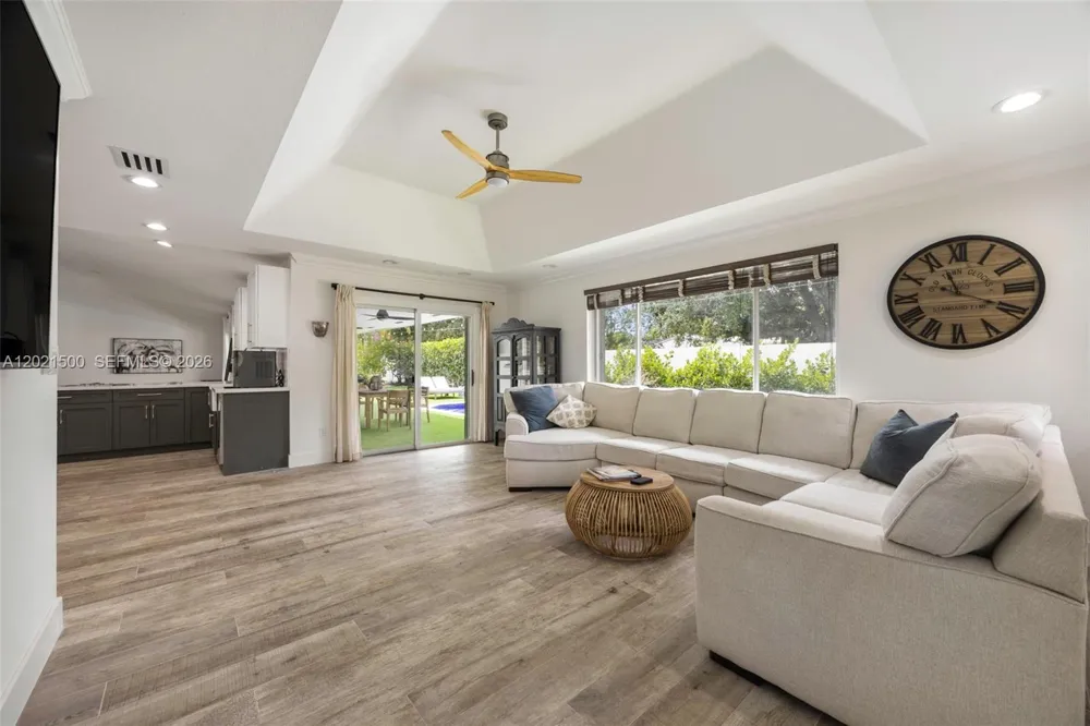 7400 SW 170th Ter Palmetto Bay, FL 33157