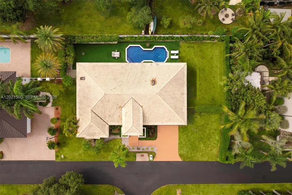 7400 SW 170th Ter Palmetto Bay, FL 33157