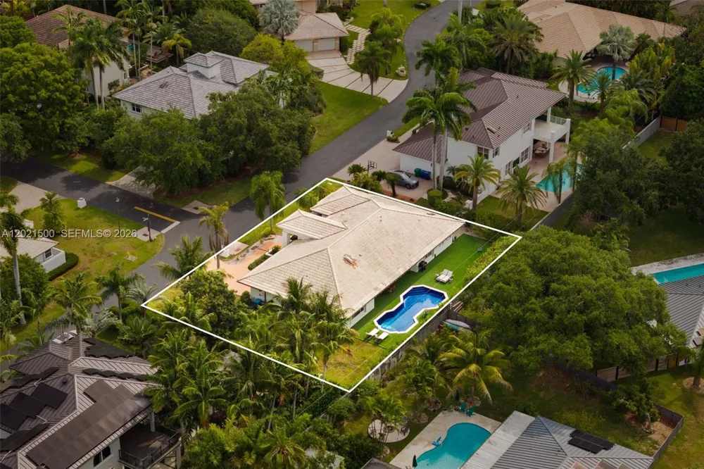 7400 SW 170th Ter Palmetto Bay, FL 33157