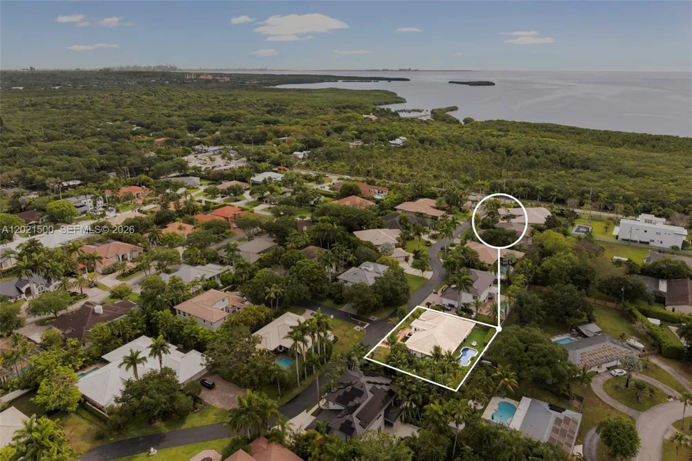 7400 SW 170th Ter Palmetto Bay, FL 33157