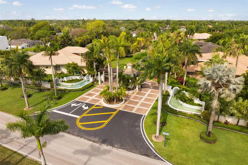 7400 SW 170th Ter Palmetto Bay, FL 33157