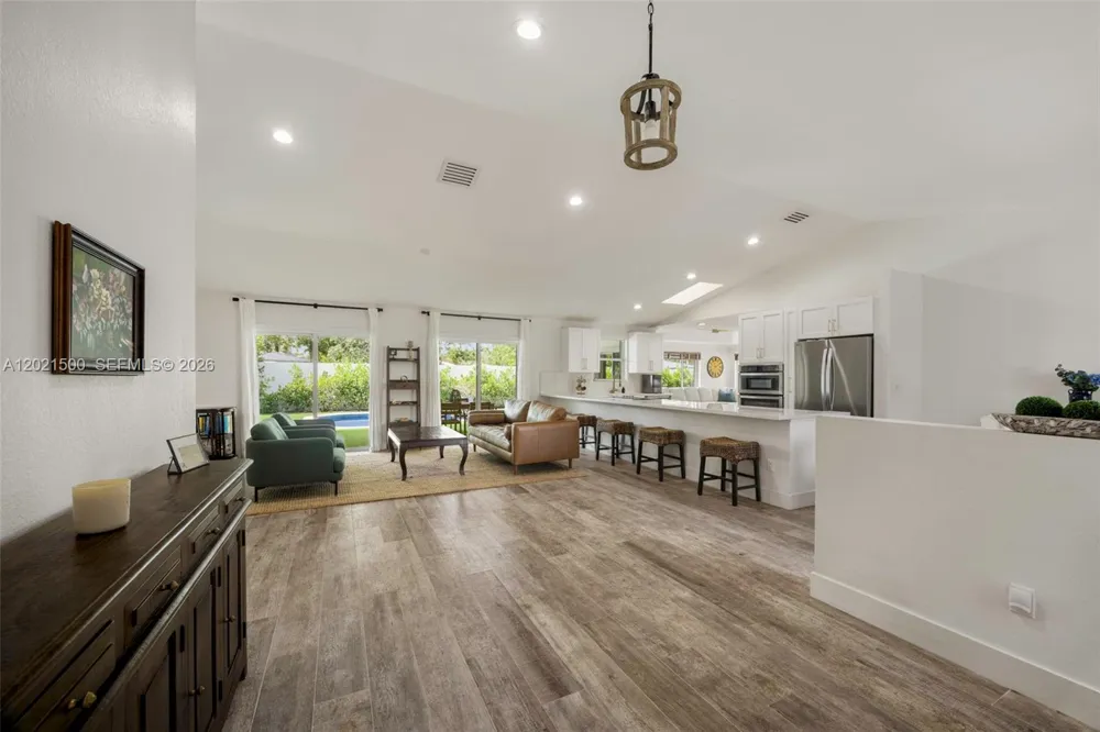 7400 SW 170th Ter Palmetto Bay, FL 33157