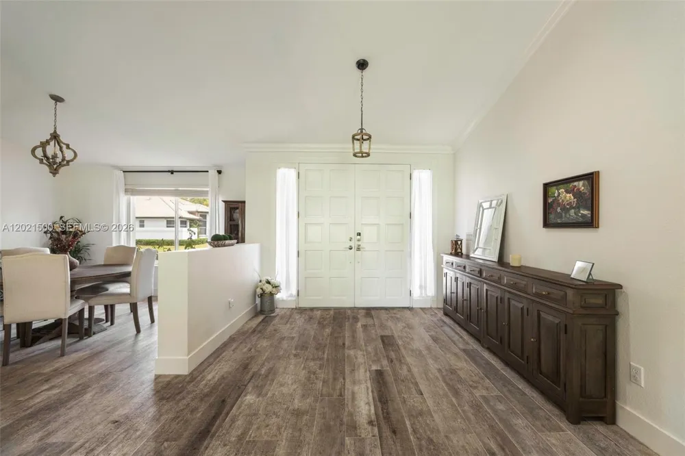 7400 SW 170th Ter Palmetto Bay, FL 33157
