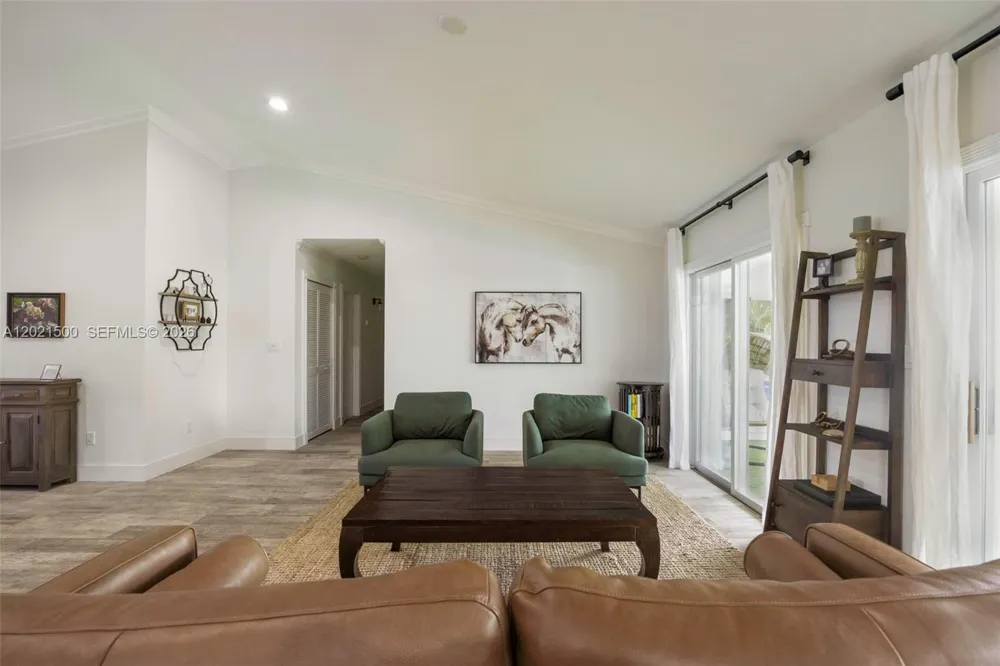 7400 SW 170th Ter Palmetto Bay, FL 33157