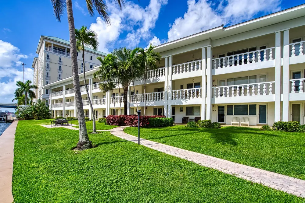 2895 NE 32ND STREET #207 Fort Lauderdale, FL 33306