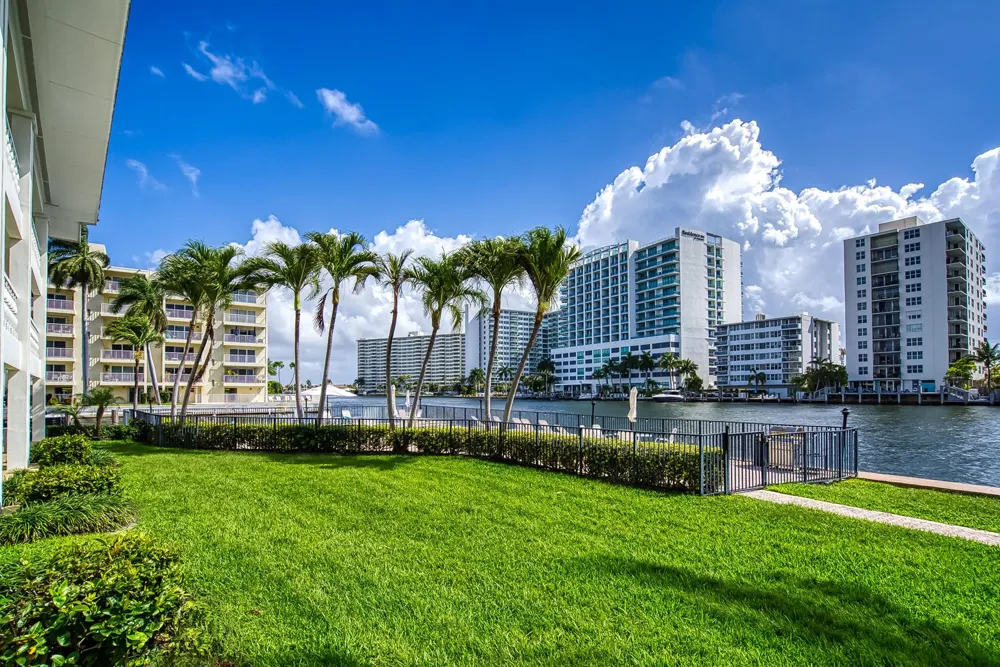 2895 NE 32ND STREET #207 Fort Lauderdale, FL 33306