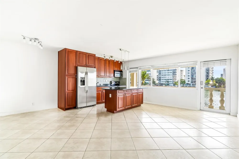 2895 NE 32ND STREET #207 Fort Lauderdale, FL 33306
