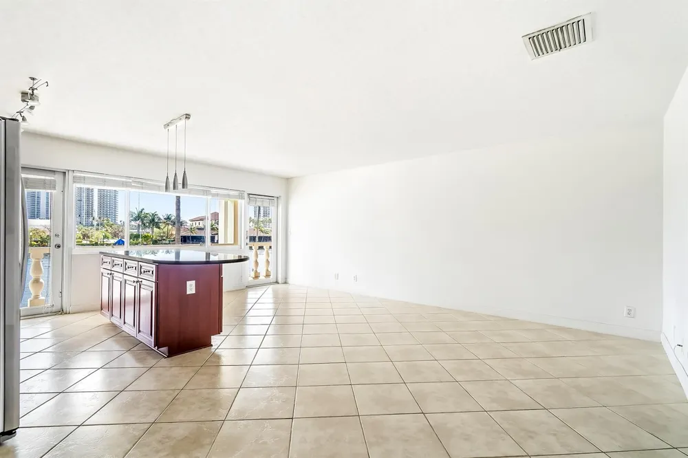 2895 NE 32ND STREET #207 Fort Lauderdale, FL 33306