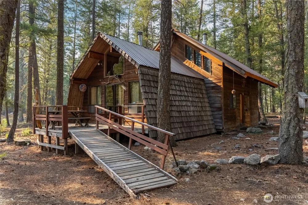 11 Susan Road Mazama, WA 98834