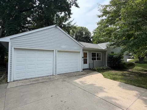 3 Fareway Drive