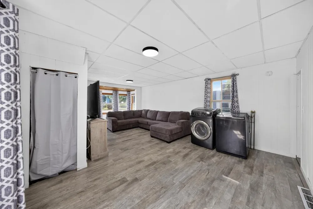 556 W 5th Street Winona, MN 55987
