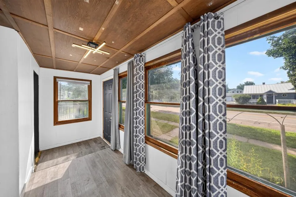 556 W 5th Street Winona, MN 55987
