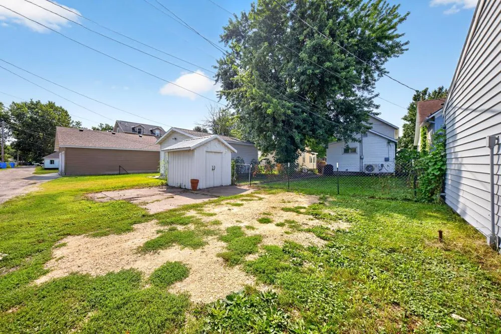 556 W 5th Street Winona, MN 55987