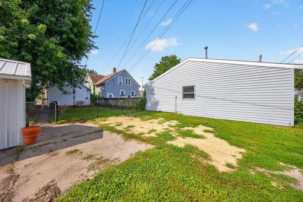 556 W 5th Street Winona, MN 55987
