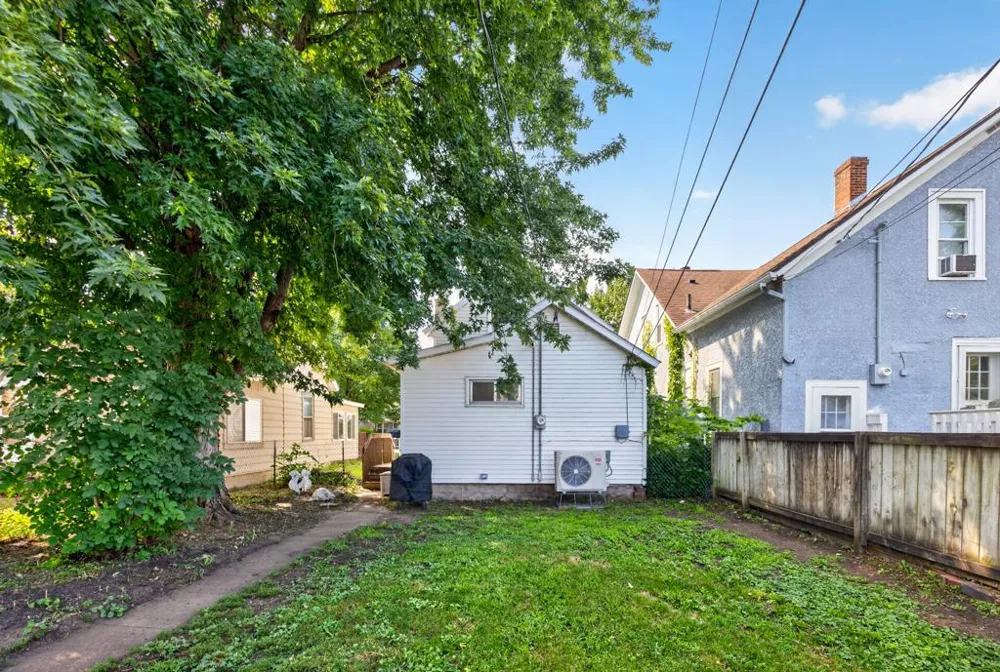 556 W 5th Street Winona, MN 55987