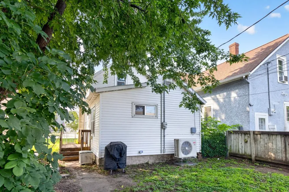 556 W 5th Street Winona, MN 55987