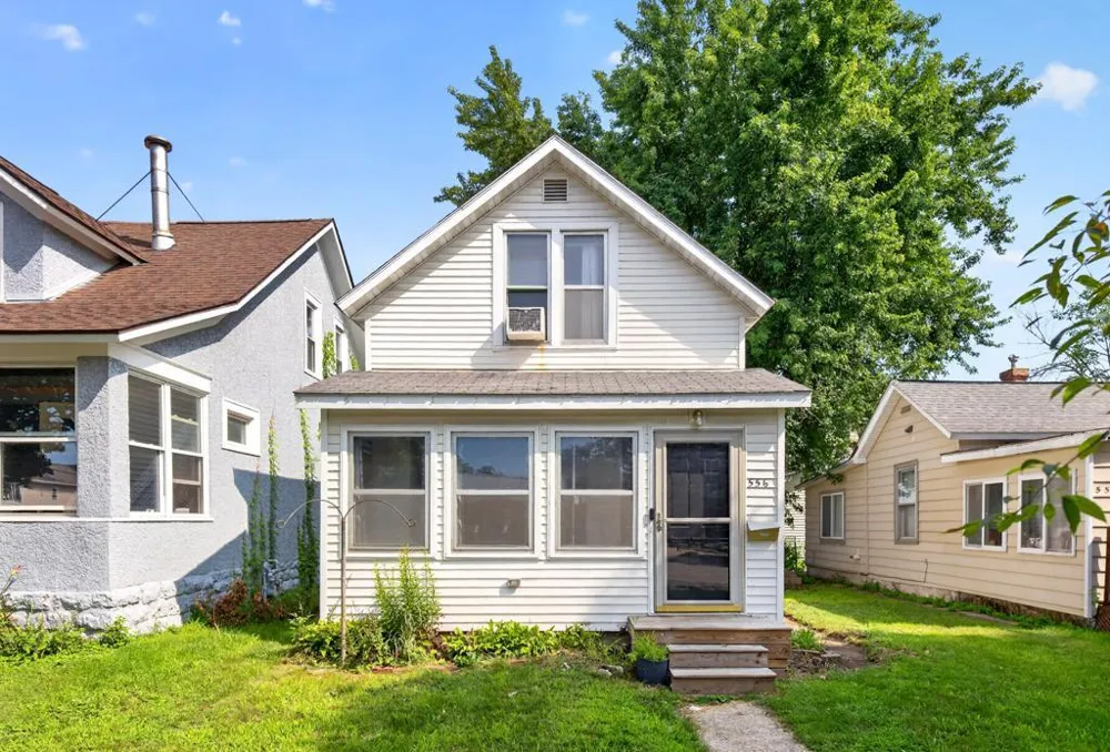 556 W 5th Street Winona, MN 55987