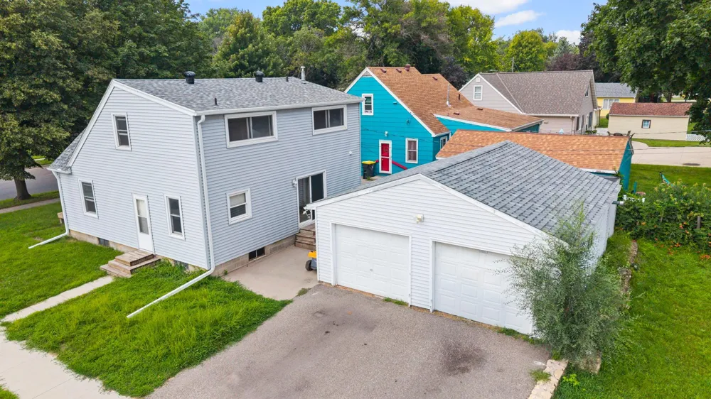 802 Center Street North Mankato, MN 56003