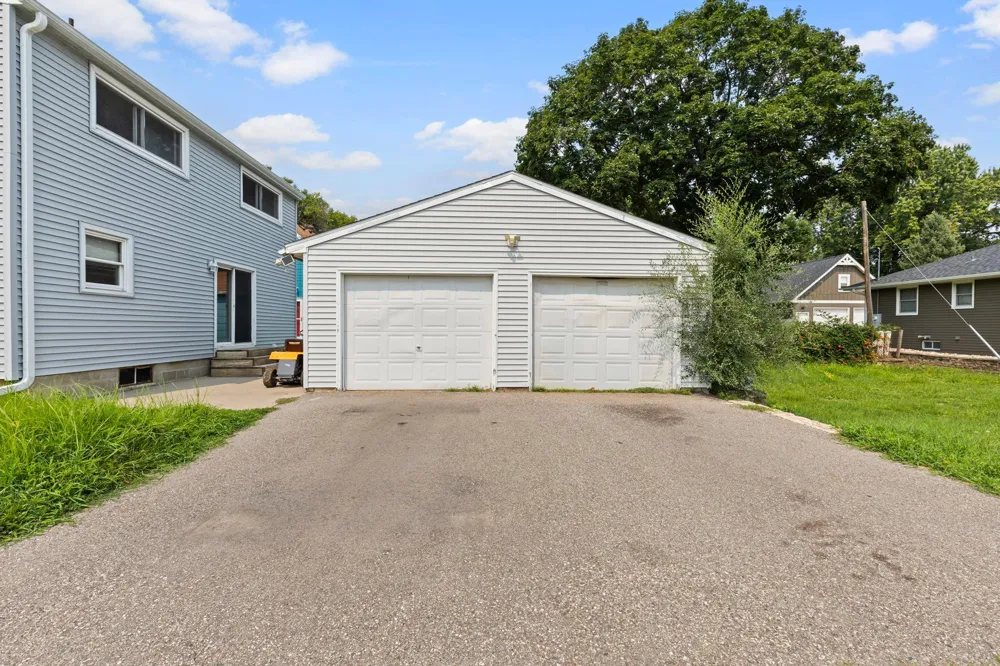 802 Center Street North Mankato, MN 56003